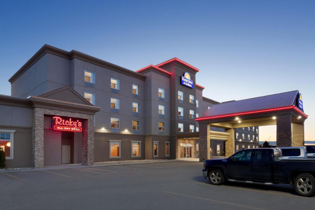 Days Inn & Suites By Wyndham Edmonton Airport Leduc Exterior photo